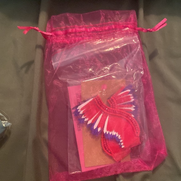 New! Patriotic wing earrings! - Picture 3 of 5